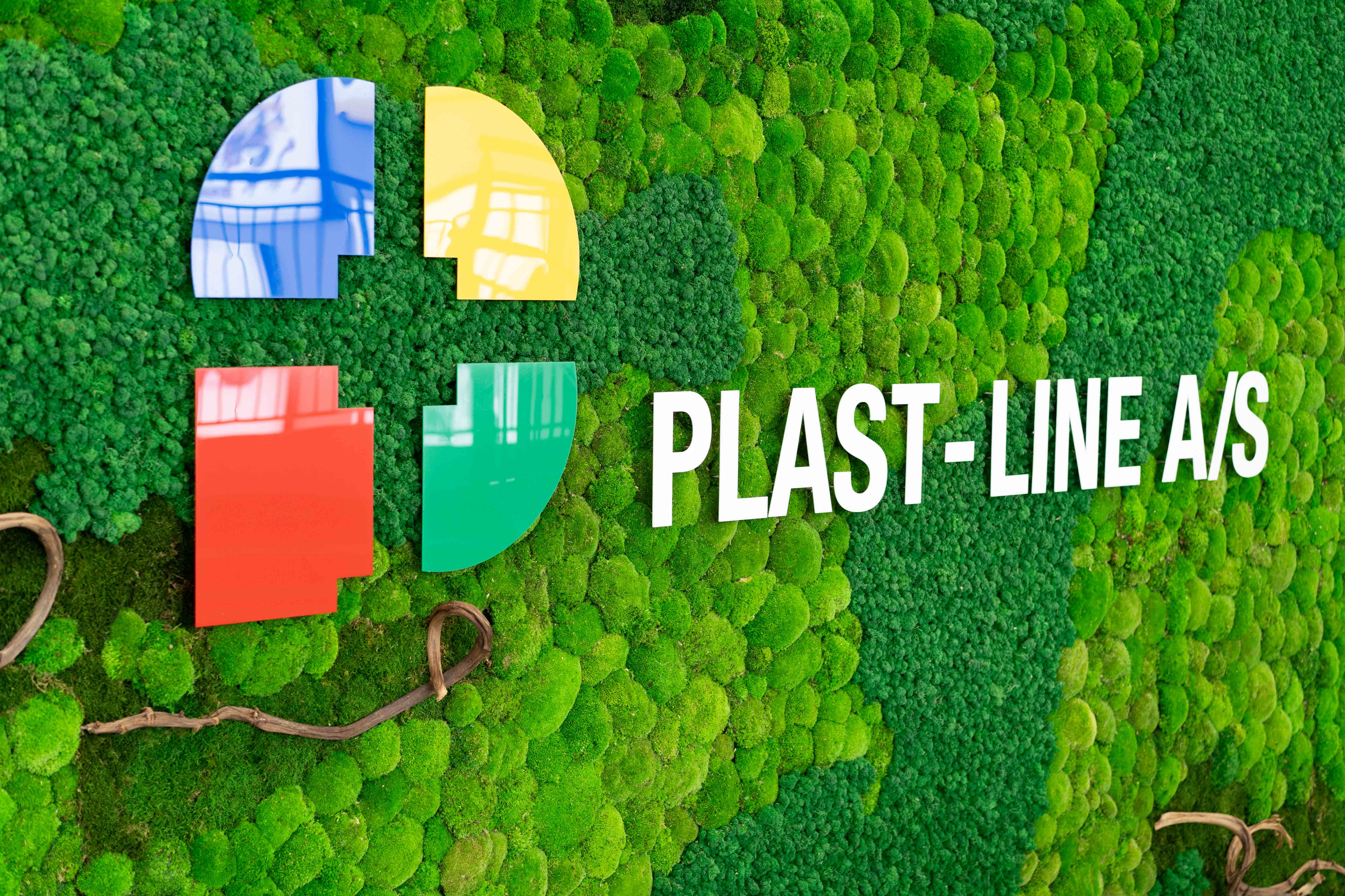 PLAST-LINE A/S logo